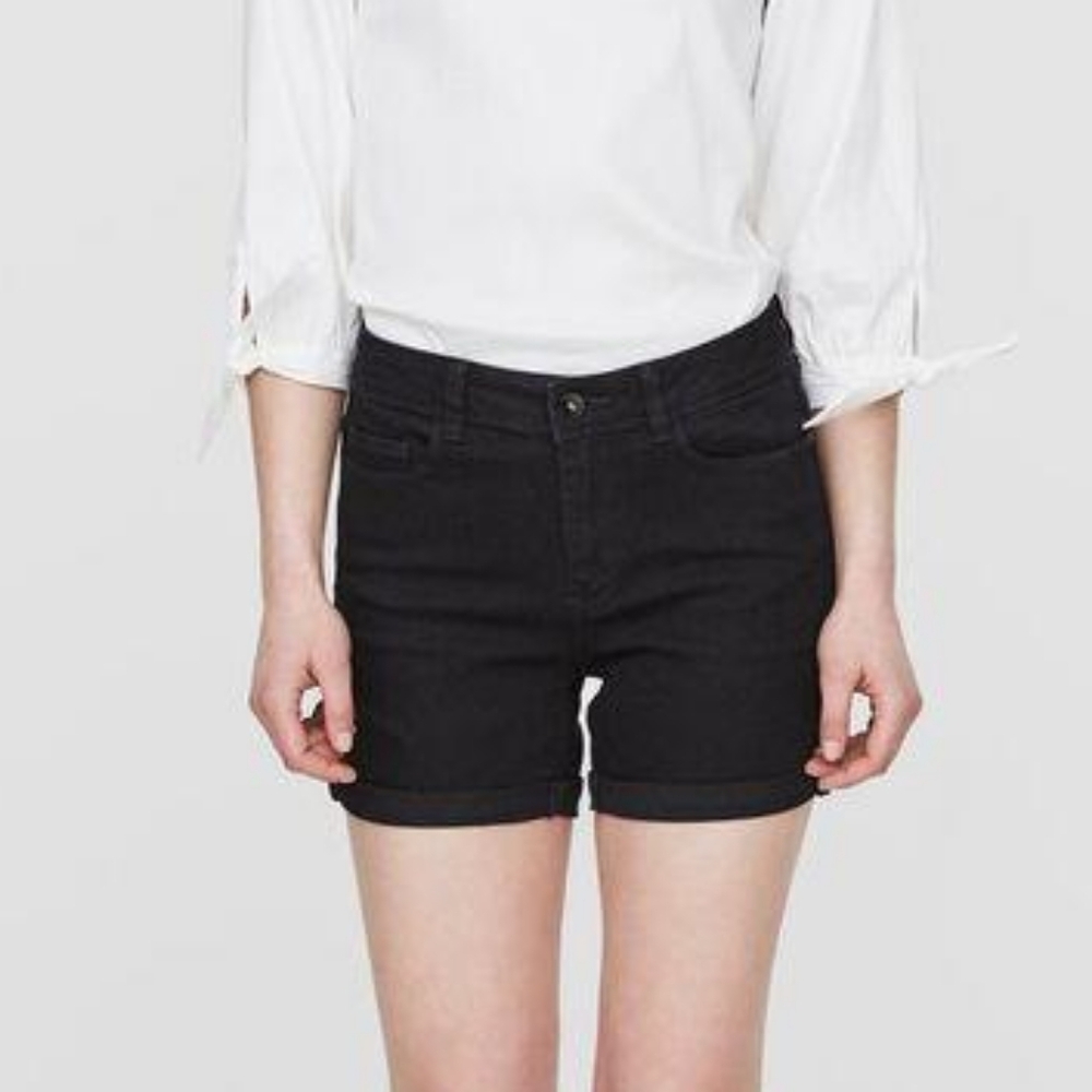 NWT Vero Moda Black Jean Denim Cuffed Shorts - Picture 2 of 9